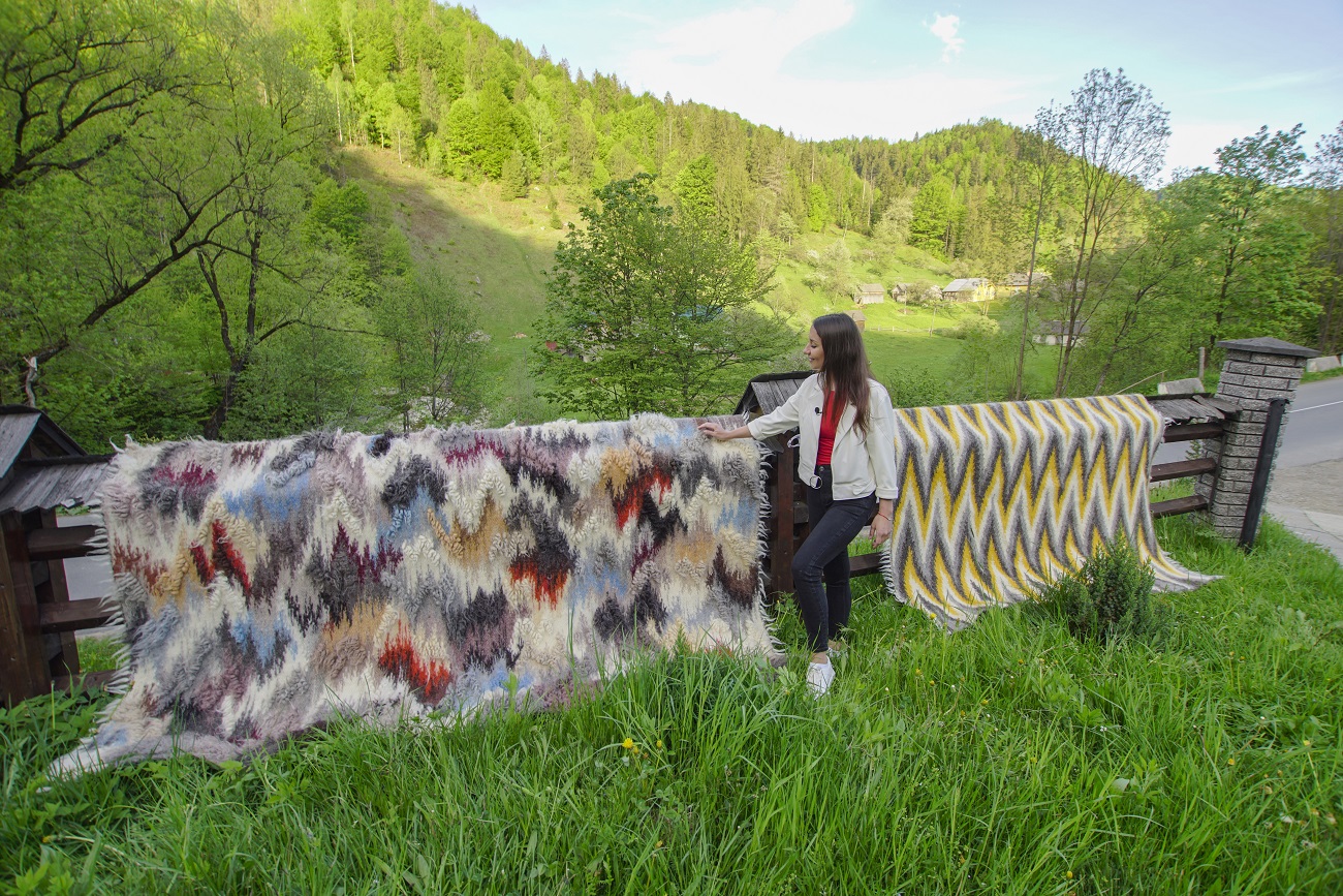 Гори, природні парки та монастирі: чим дивує туристів наймальовничіший регіон України